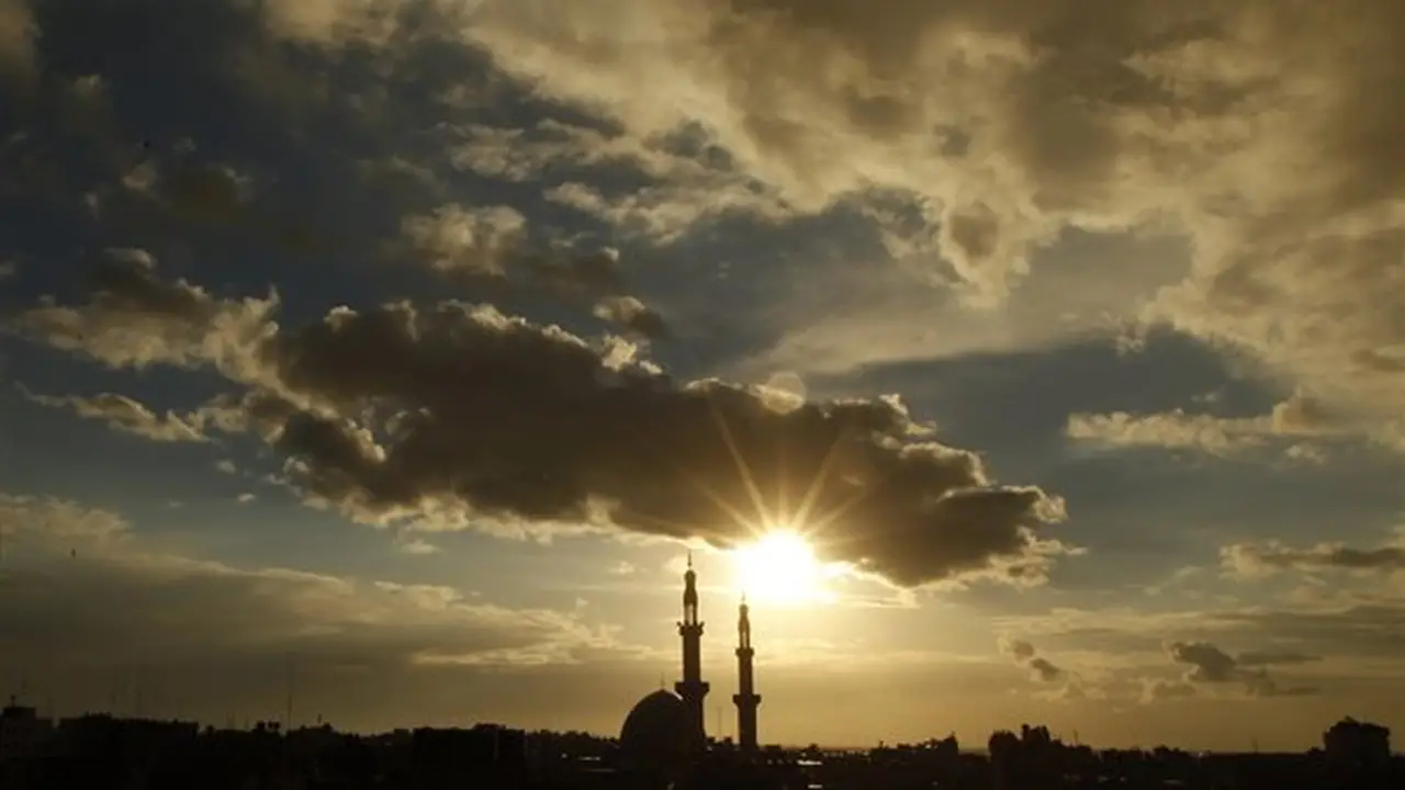 حكم أذان المرأة في غياب الرجال: الإفتاء توضح