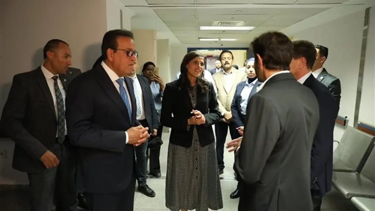 وزير الصحة: شراكة مصرية فرنسية لنقل أحدث تقنيات علاج الأورام إلى مصر