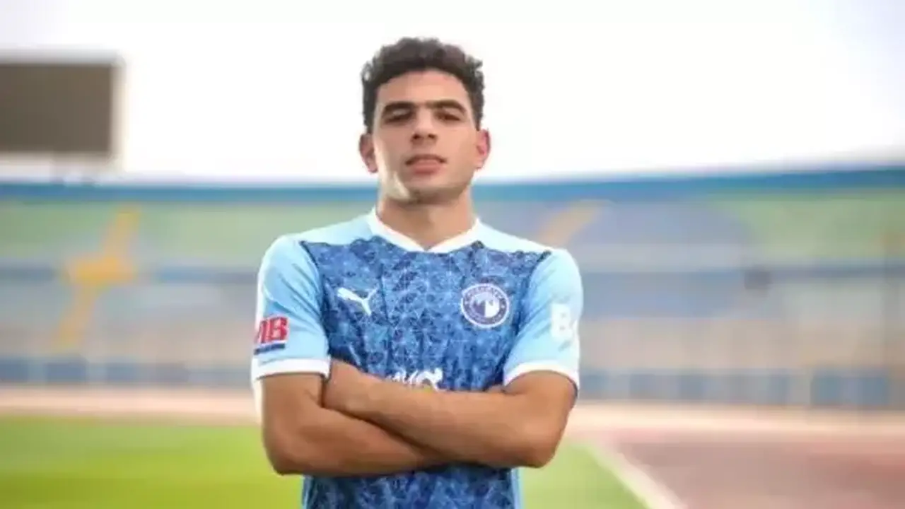 الأهلي يتفاوض مع طارق علاء وزد يسعى لتعويضه بلاعب الزمالك
