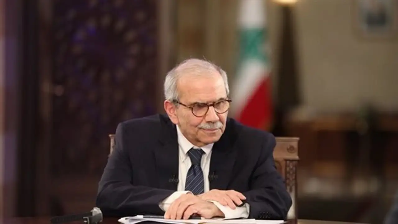 رئيس الحكومة اللبنانية يرفع العلم في زوطر الغربية بعد انسحاب إسرائيل