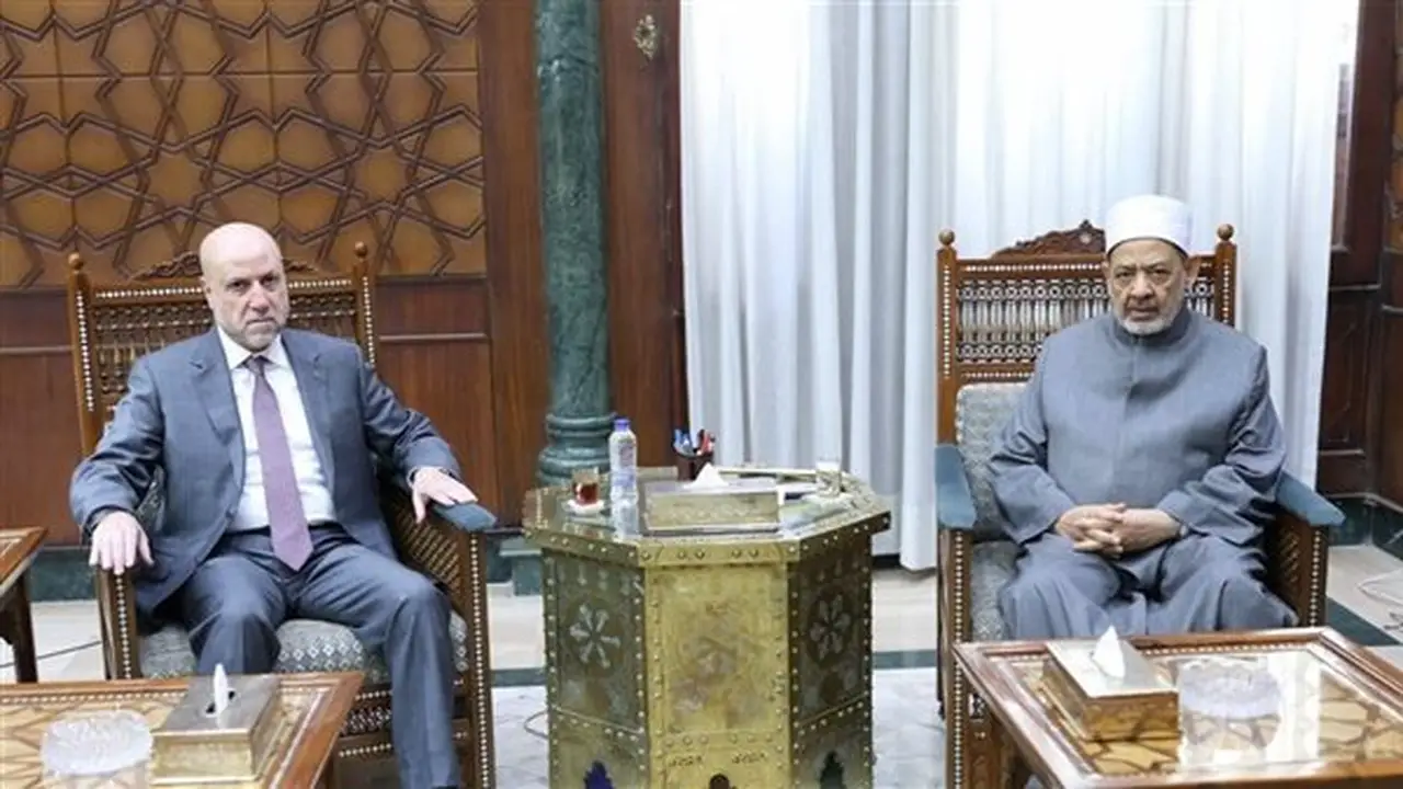 قاضي قضاة فلسطين: الموقف المصري أفشل مخططات تهجير أهالي غزة خلال لقائه شيخ الأزهر