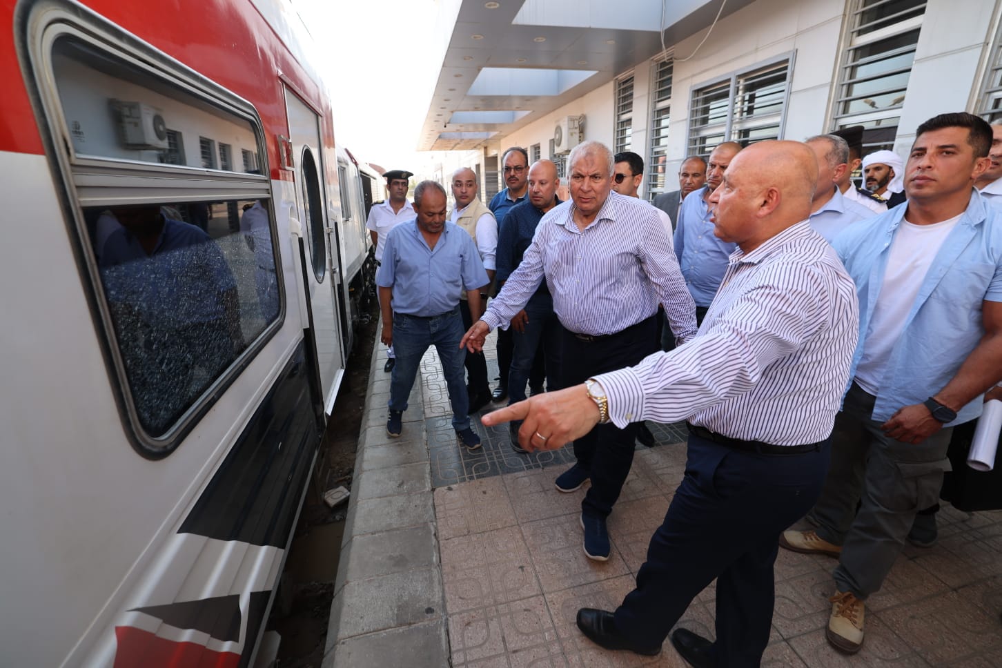 وزير النقل يتفقد محطة السكة الحديد مطروح (2)