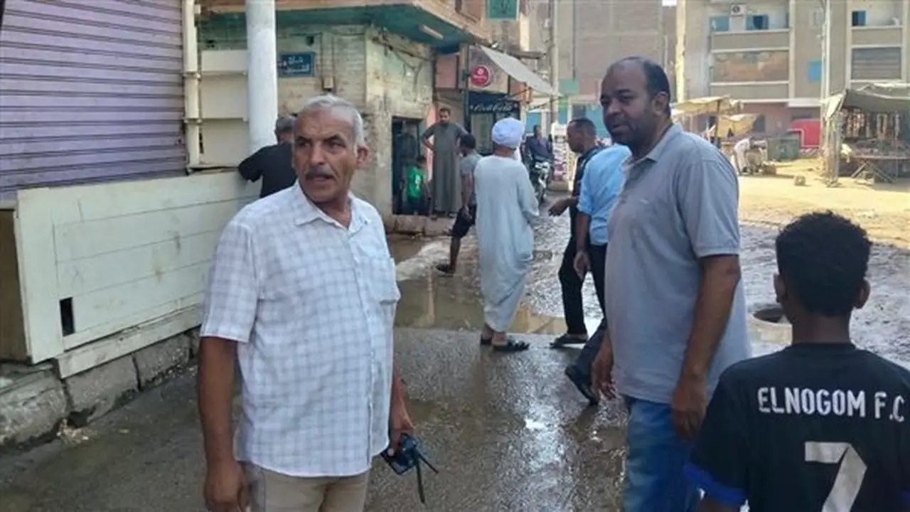 إصلاح وصيانة خط مياه الشرب في قوص بقنا: جهود متواصلة لضمان الخدمة (صور)