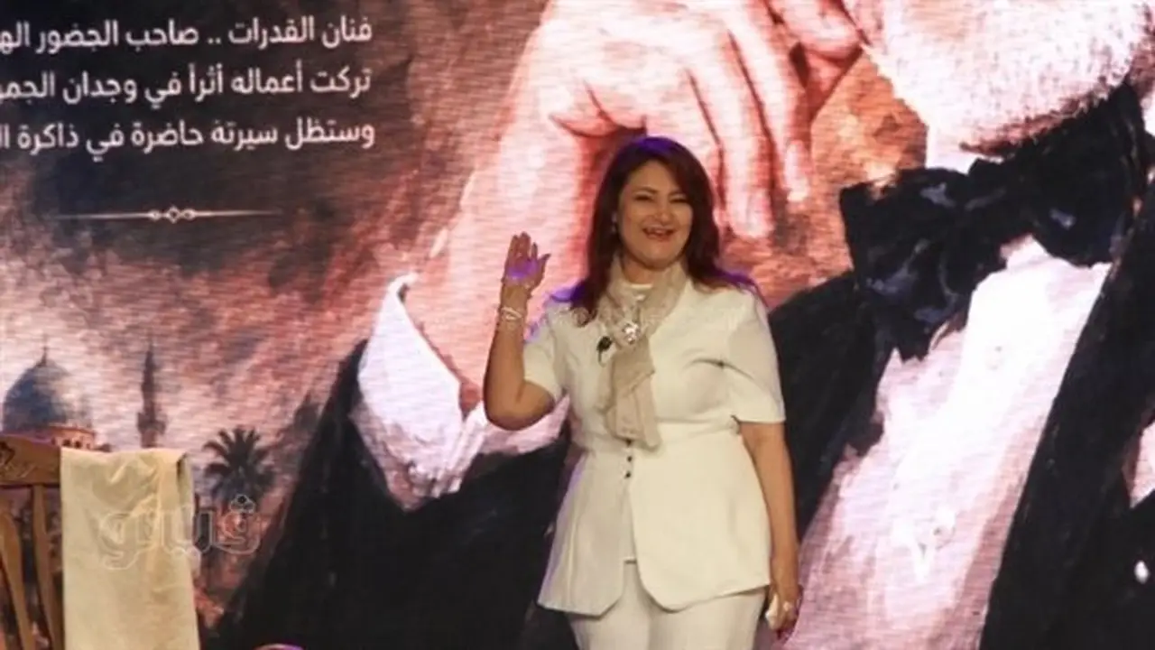 وفاء الحكيم تستعيد ذكرياتها مع عبد العزيز مخيون: الأب الروحي والثائر الرومانسي (فيديو)