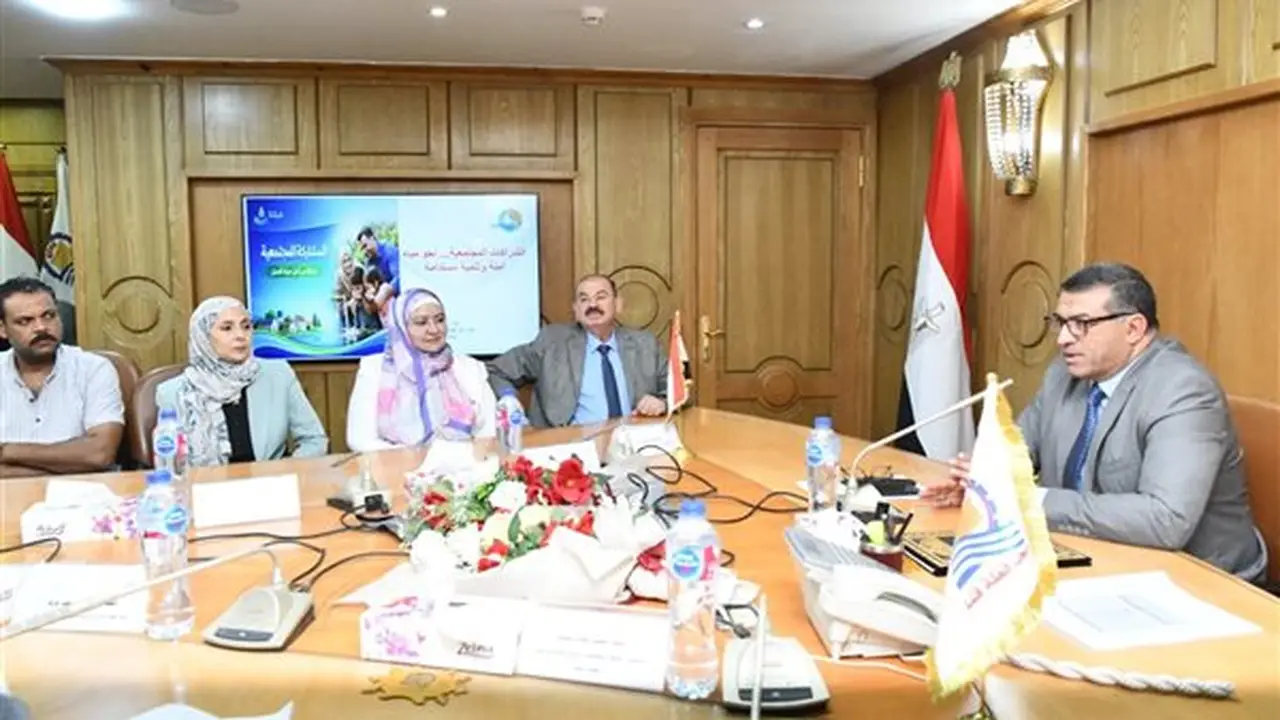 محافظ قنا يشدد على أهمية الشراكة مع المجتمع المدني لدعم جهود التنمية