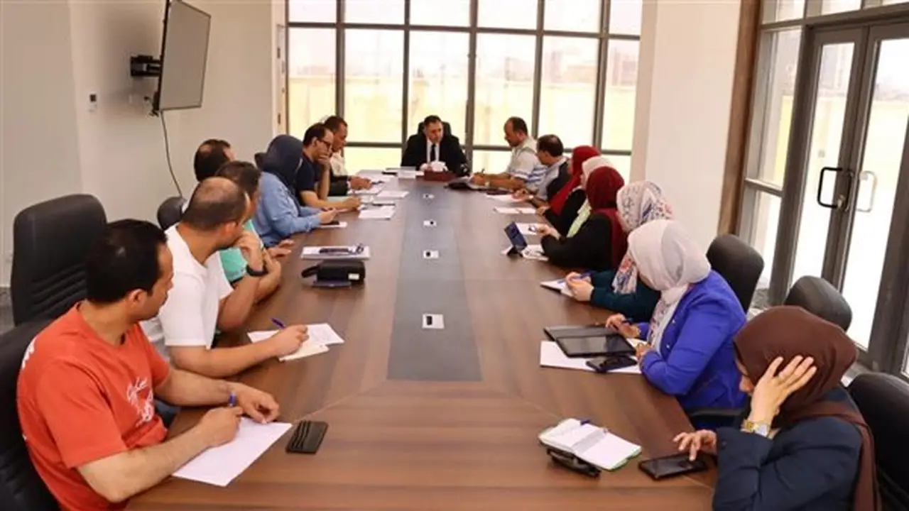 محافظ دمياط يؤكد على أهمية تدقيق المتغيرات المكانية ومعالجة مخالفات البناء