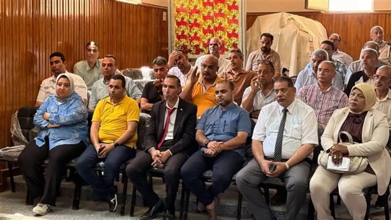 مدير تعليم الإسكندرية يتابع استعدادات امتحانات الدور الثاني للشهادة الإعدادية