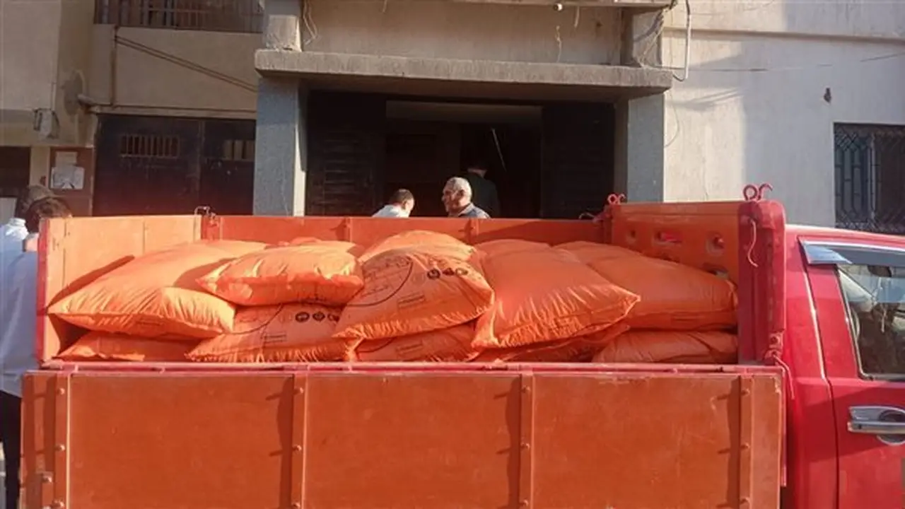 ضبط مصنع مخصبات يستخدم خامات مغشوشة و1100 كيلو من نوى البلح لغش البن في الفيوم