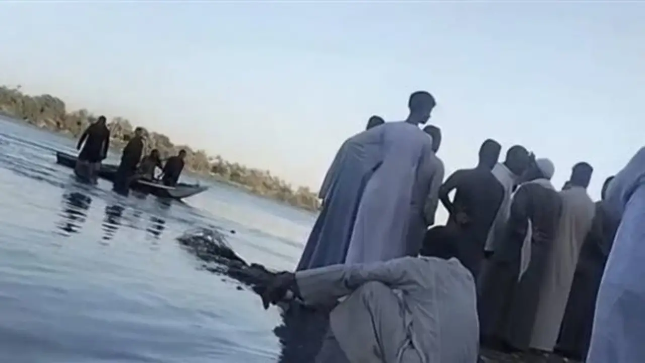 انتشال جثمان طالب غرق في ترعة بمركز بلبيس