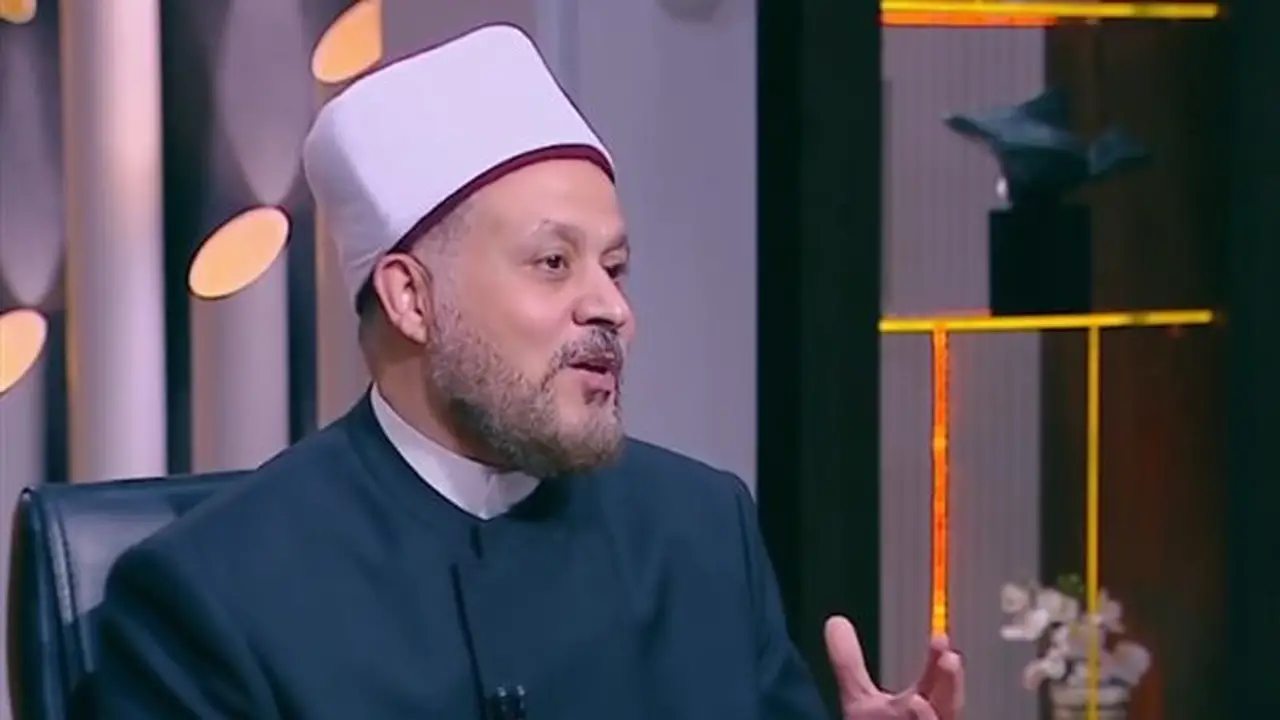 عالم أزهري يحذر من مخاطر استخدام الذكاء الاصطناعي في الإفتاء (فيديو)