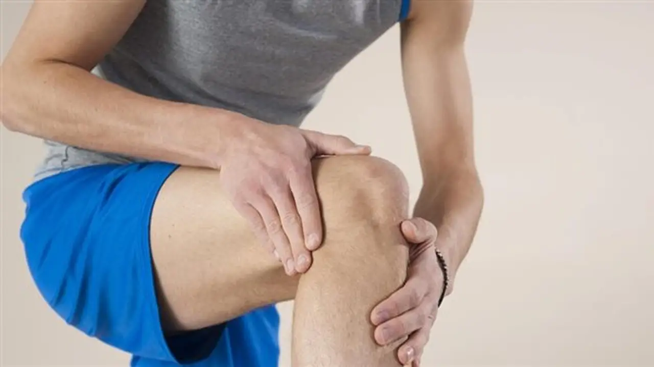 طقطقة المفاصل: متى تكون طبيعية ومتى تستدعي زيارة الطبيب؟