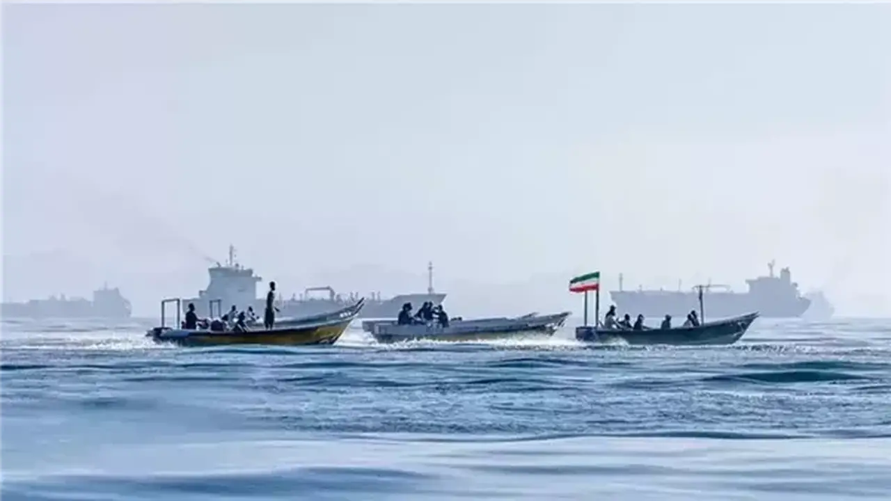 مصدر عسكري إيراني ينفي مزاعم سنتكوم حول مضيق هرمز ويؤكد: المضيق لا يزال مغلقًا