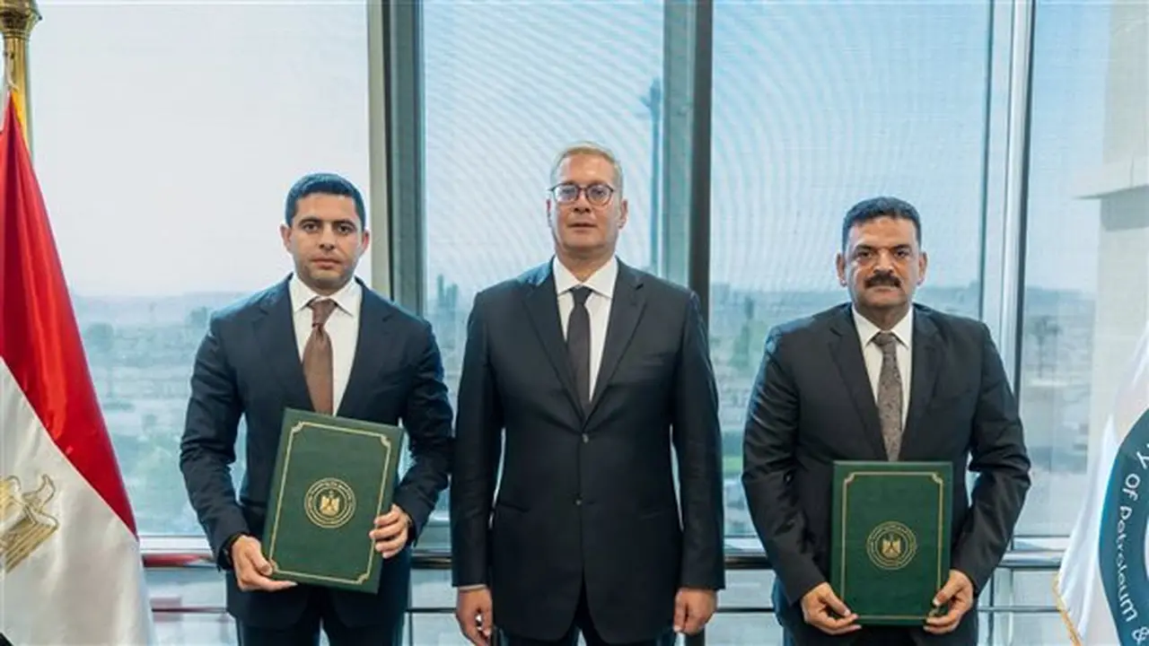 وزير البترول يشهد توقيع مذكرة تفاهم لتطوير مشروع تعدين خام الفوسفات في الوادي الجديد