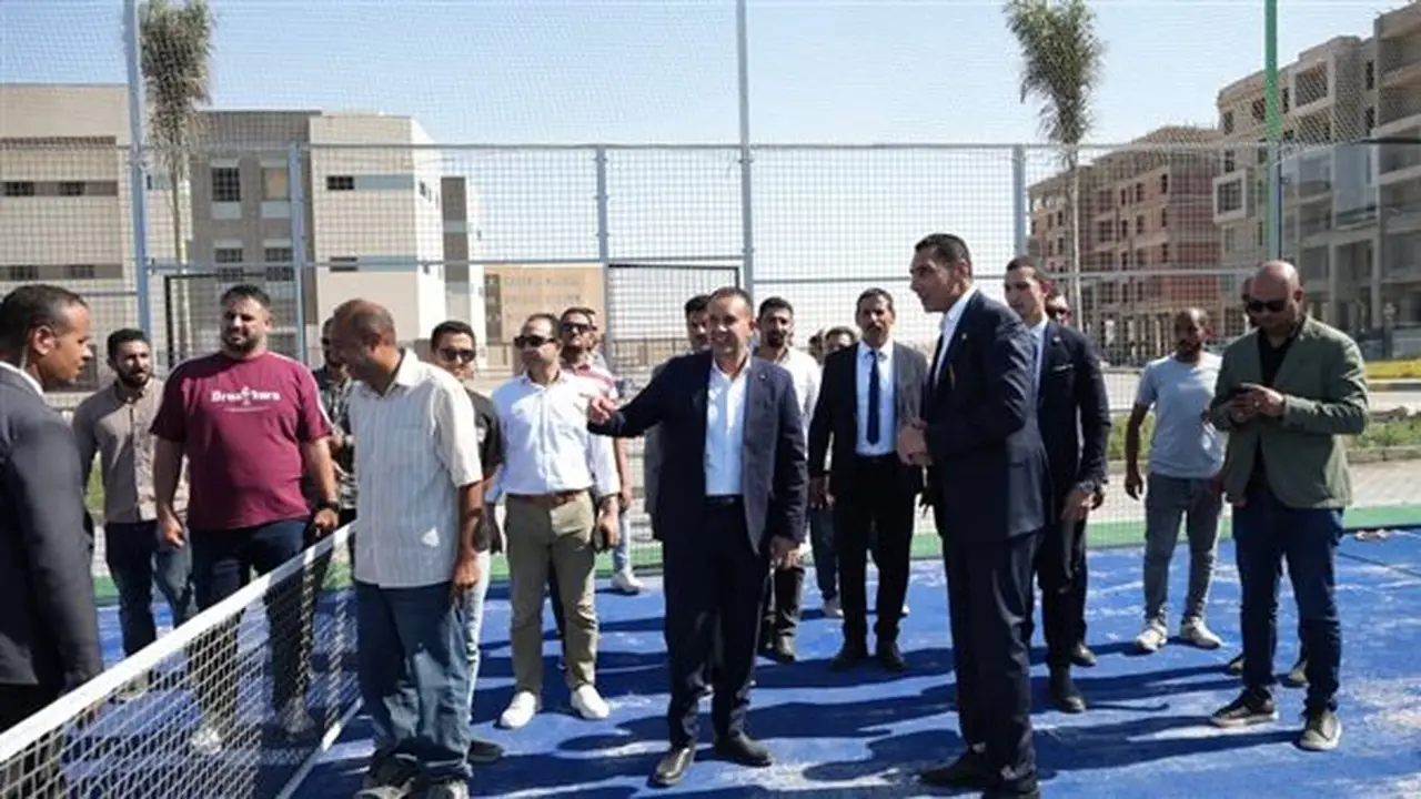 جوهر نبيل يتفقد المنشآت الرياضية في العلمين الجديدة