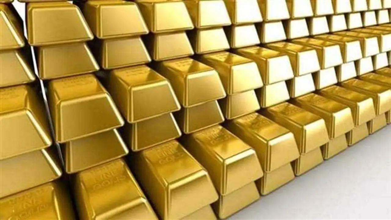 تراجع الذهب بنسبة 2% بفعل مخاوف التضخم ورفع أسعار الفائدة