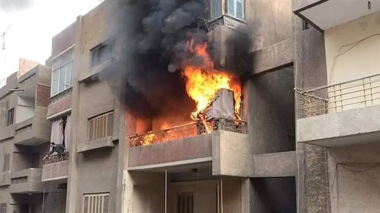 إخماد حريق داخل شقة سكنية في منطقة عين شمس دون إصابات