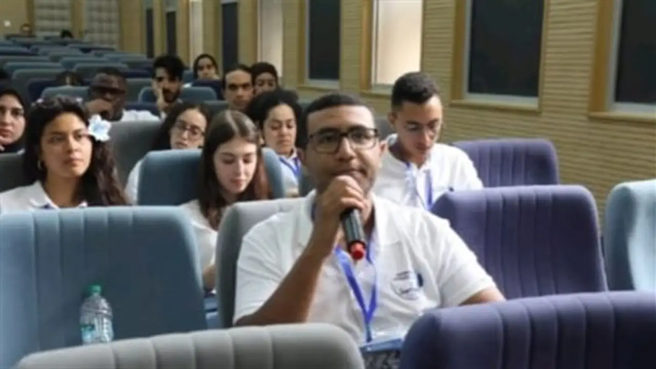 طالب من هندسة الإسكندرية يمثل مصر في المدرسة الصيفية الدولية بمنحة تنافسية