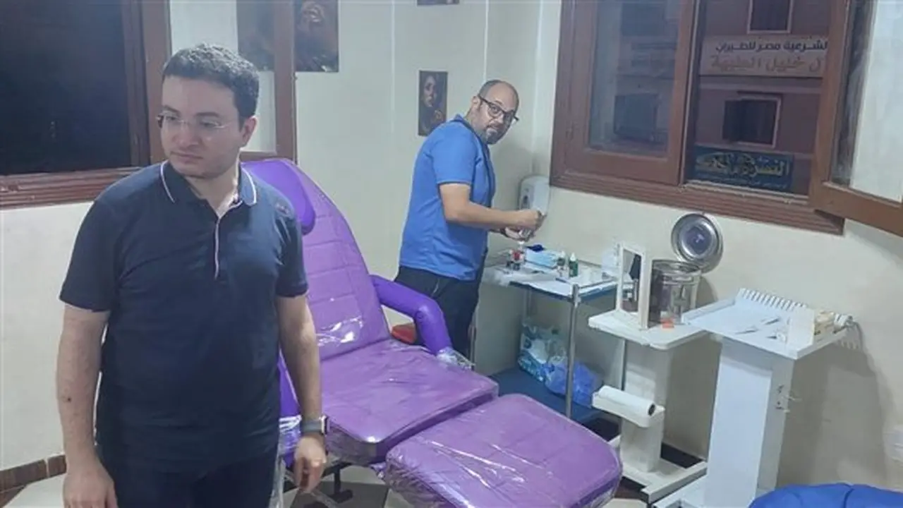 صحة الدقهلية تضبط منتحلي صفة أطباء وتغلق منشآت طبية مخالفة في المنصورة ومنية النصر