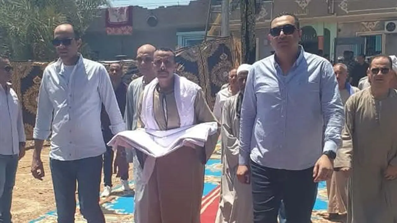 الكفن يضع حدًا لخصومة ثأرية بين عائلتي القطايطة والسقاقوة في المنيا