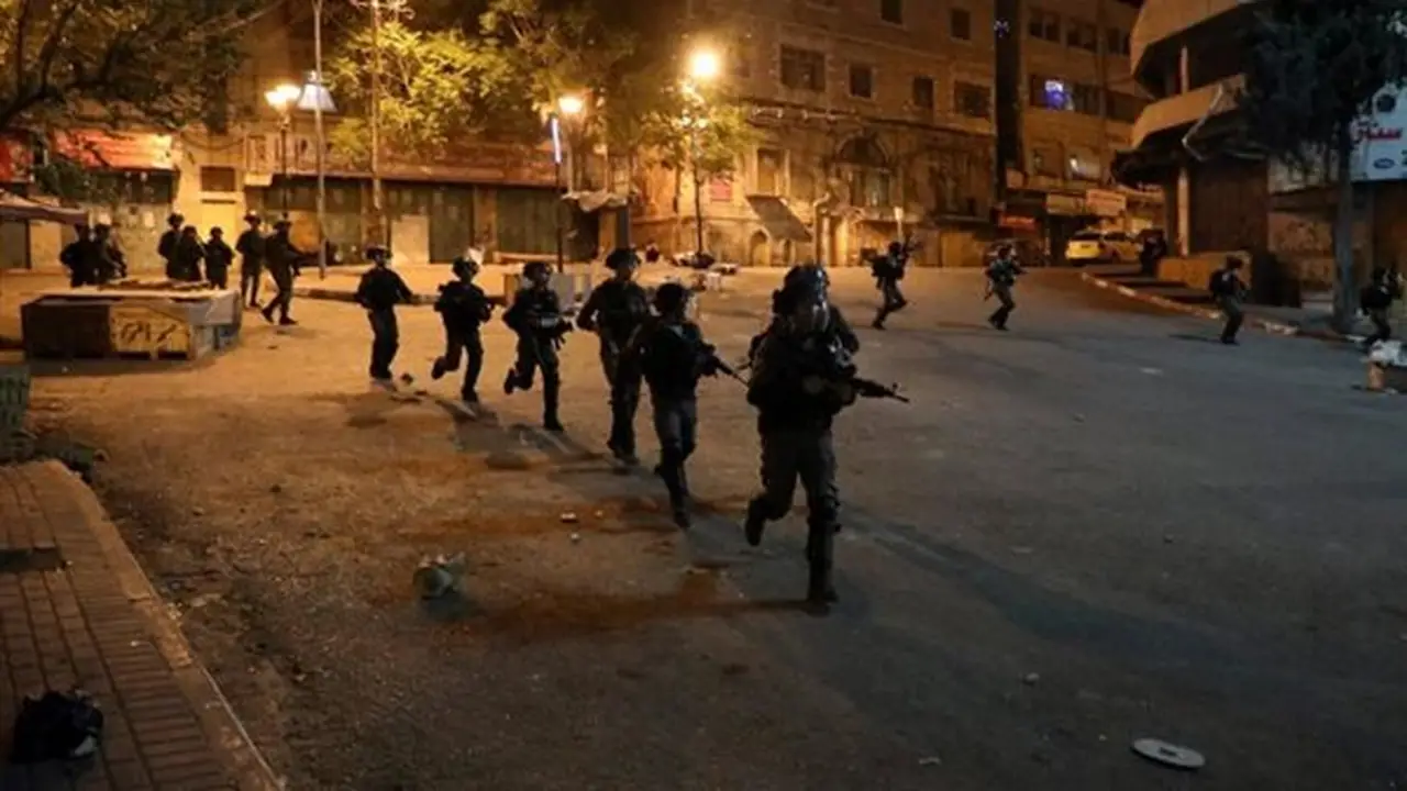 اعتقال فلسطينيين داخل مستشفى نابلس بدعوى ارتباطهما بإطلاق نار