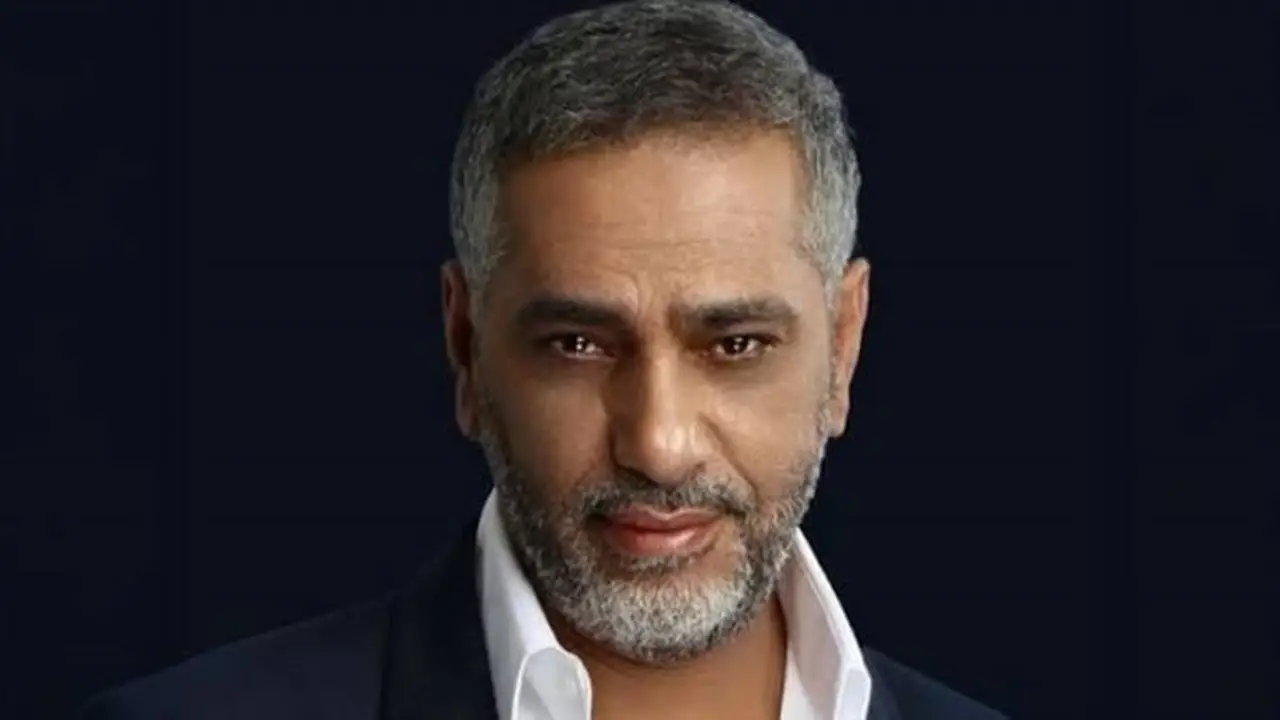 محمد فضل شاكر يحذر من حفلات مزيفة تحمل اسم والده ويطالب الجمهور بالتحقق