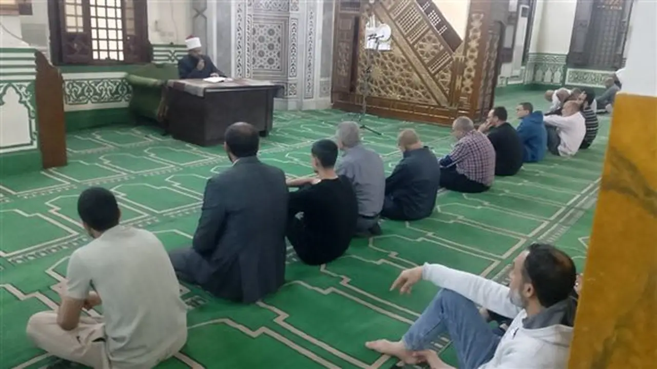 الأوقاف تواصل تنظيم الندوات العلمية عقب صلاة الجمعة بمشاركة أساتذة الجامعات والمتخصصين
