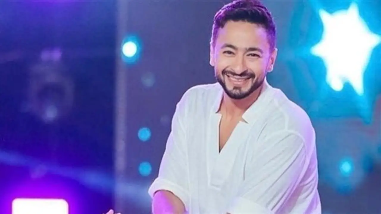 حمادة هلال يقدم أغنيتين لايف للمرة الأولى في حفله المقبل بدبي