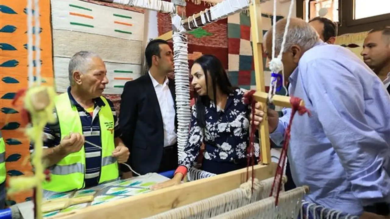 وزيرة التضامن تدعم متعافي الإدمان في مطروح وتوجه بتسويق منتجاتهم الحرفية