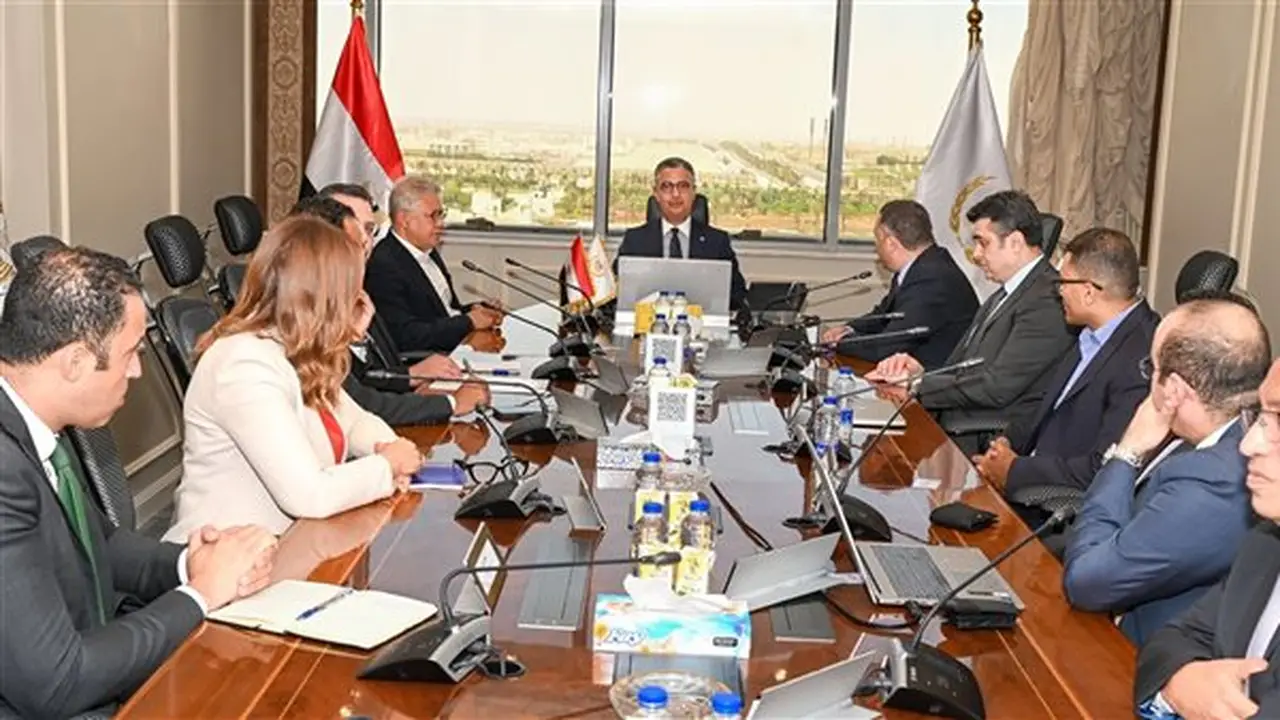 وزير التموين يناقش مع أورانج سبل الدفع الإلكتروني والتسويق الذكي في مشروع كاري أون
