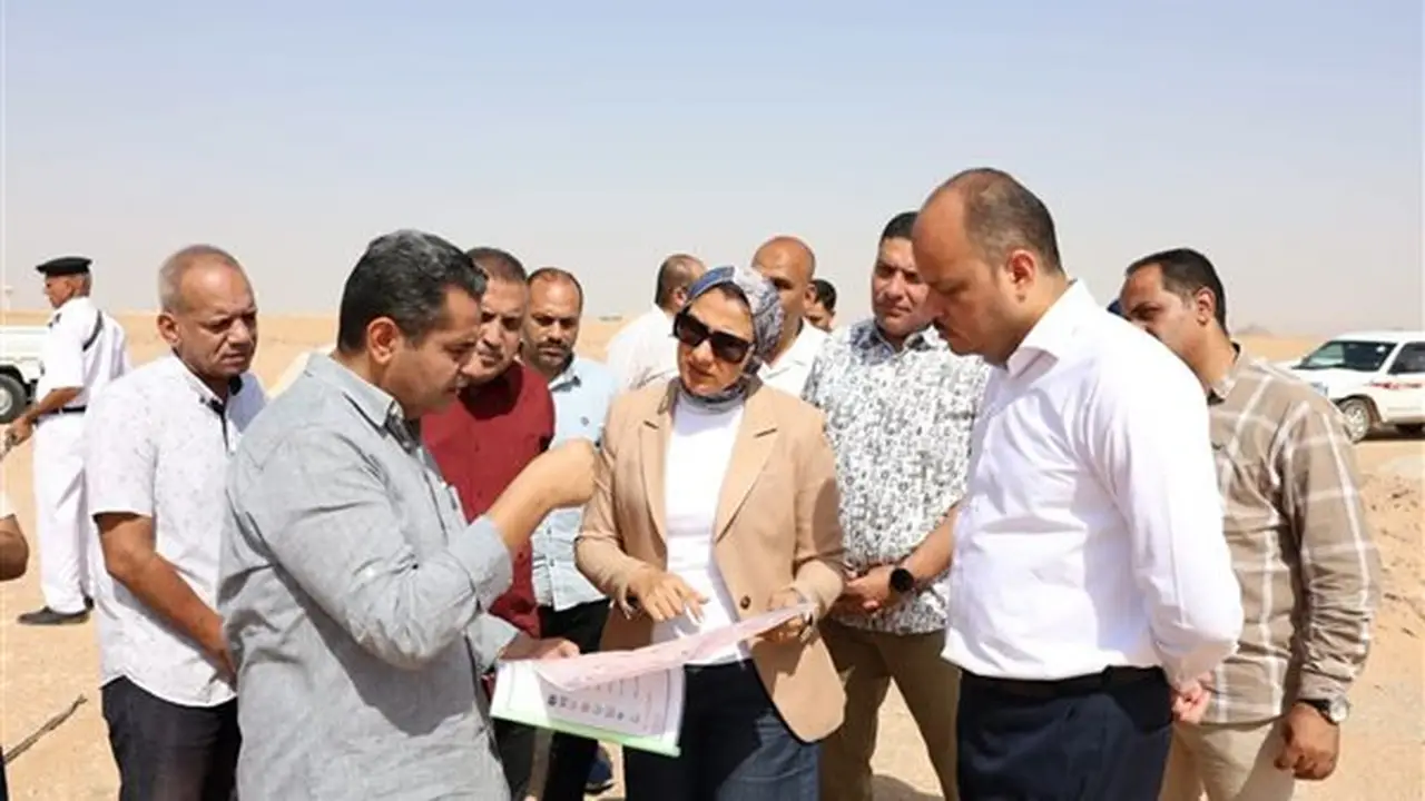 محافظ الوادي الجديد تتفقد أعمال تطوير منطقة الجذب السكاني في أبو طرطور