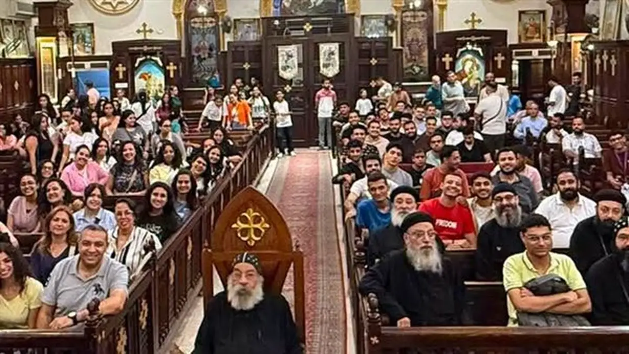 الأنبا رافائيل يترأس اجتماع لجنة الشباب الجامعي بكنائس وسط القاهرة