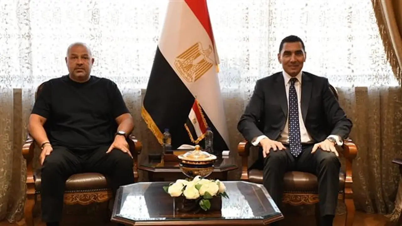 وزير الرياضة يهنئ أحمد دياب بفوزه برئاسة رابطة الأندية المصرية المحترفة