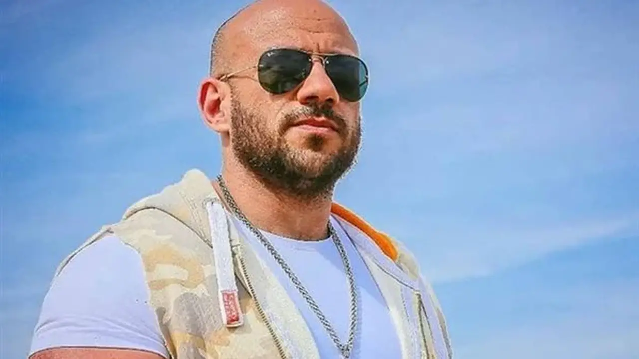 أحمد مكي يعود إلى السينما بعد 13 عامًا بفيلم “فرصة سعيدة” مع ماجد الكدواني