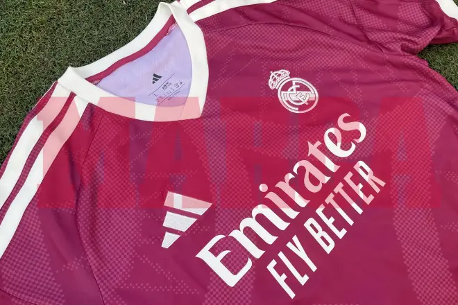 قميص ريال مدريد الثالث