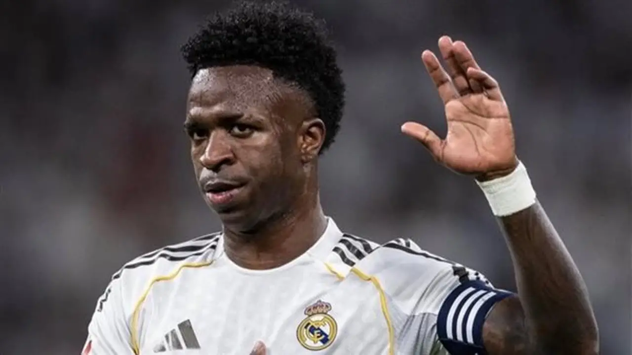 أزمة جديدة تهدد تجديد عقد فينيسيوس جونيور مع ريال مدريد