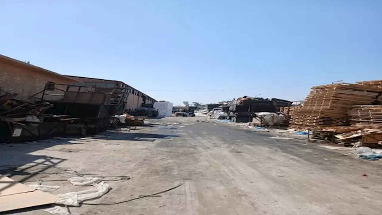 حريقان في الجيزة: مخزن شركة غبور بأكتوبر وآخر في الطالبية