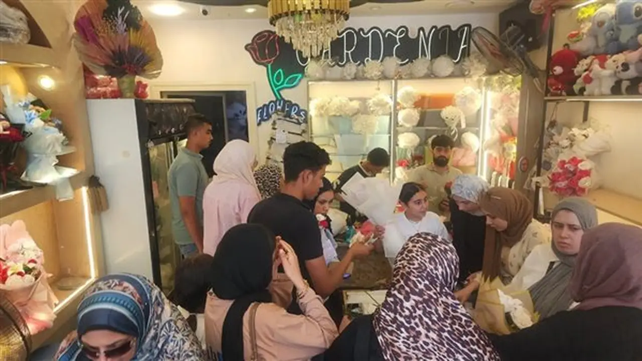انتعاش مبيعات الورود في الشرقية مع انتهاء امتحانات الثانوية العامة