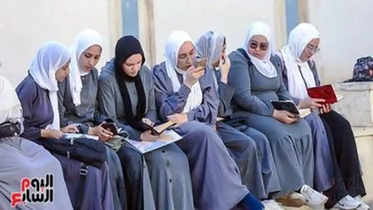اختتام امتحانات الثانوية الأزهرية بمادة الأدب والنصوص للقسم الأدبي