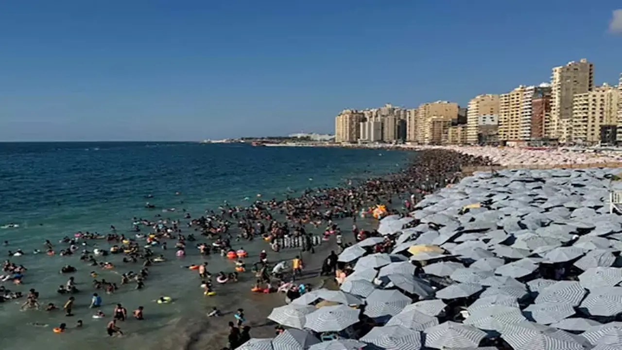 أسعار تذاكر شواطئ الإسكندرية 2026: خيارات متنوعة وأبطال التحدي والهانوفيل بالمجان