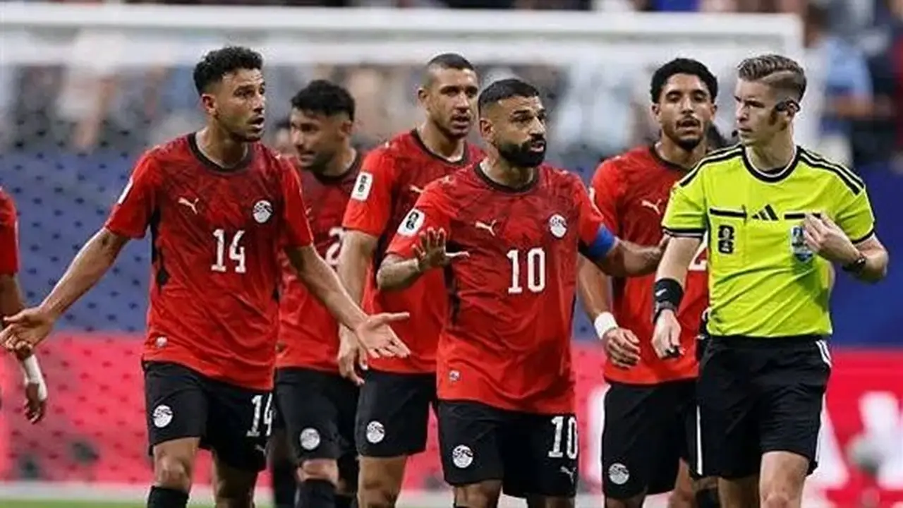 أبو تريكة ينتقد التحكيم بعد خسارة مصر: “نواجه ميسي والفيفا”