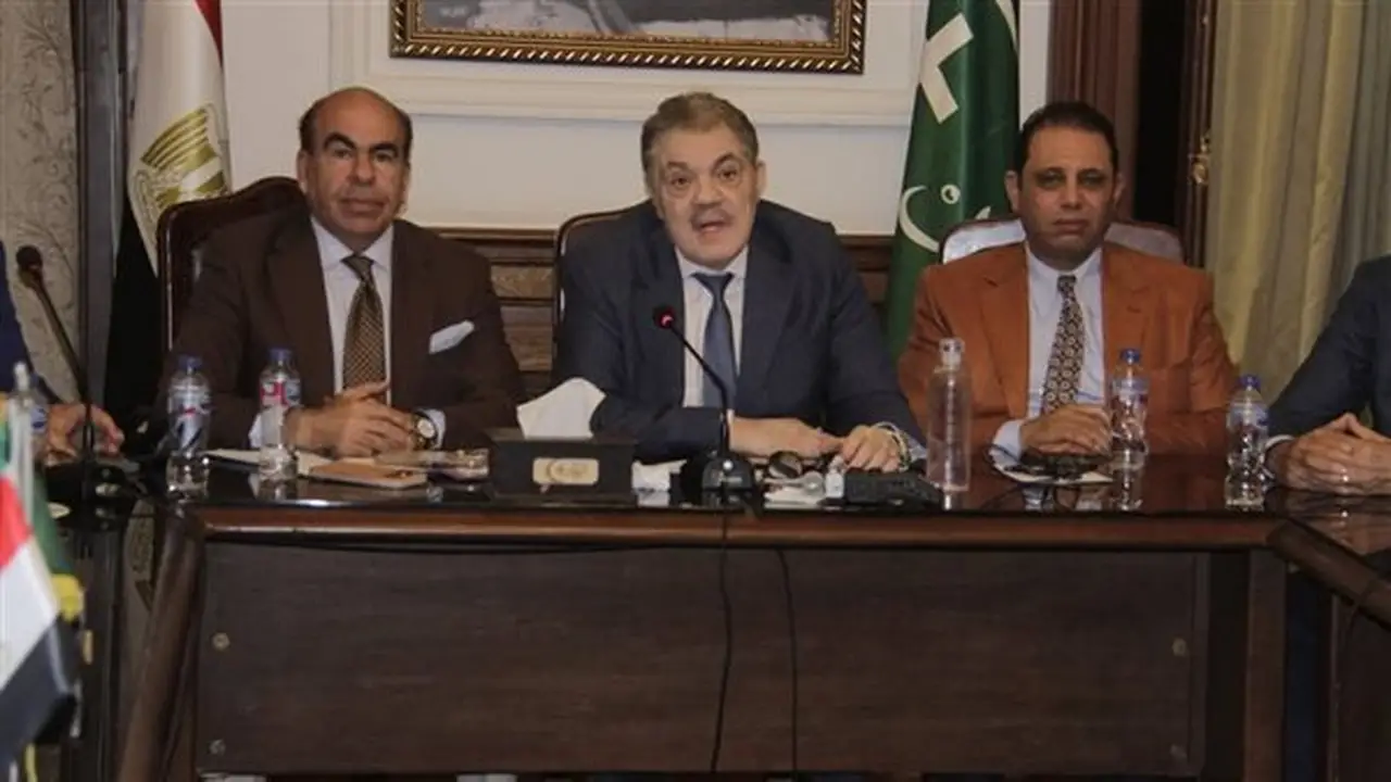 إجراءات قانونية ضد التطاول والإساءات على صفحات التواصل والتحريض على تعطيل العمل