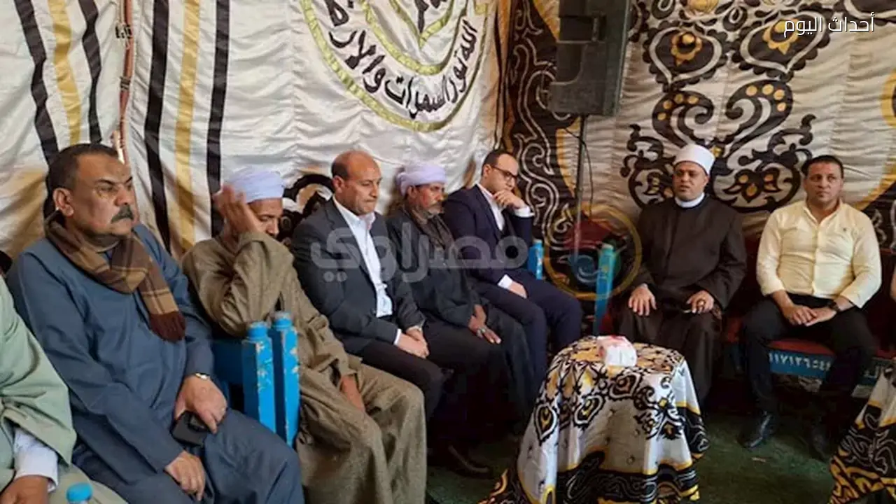 أسر ضحايا حادث تروسيكل أبوتيج تستقبل المعزين في سرادقات العزاء – فيديو وصور