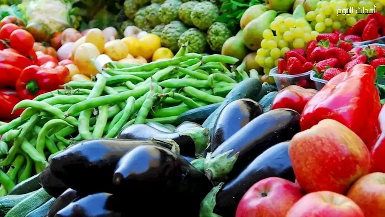 استقرار أسعار الخضروات والفاكهة في سوق العبور اليوم.. الطماطم بـ 13 جنيها للكيلو