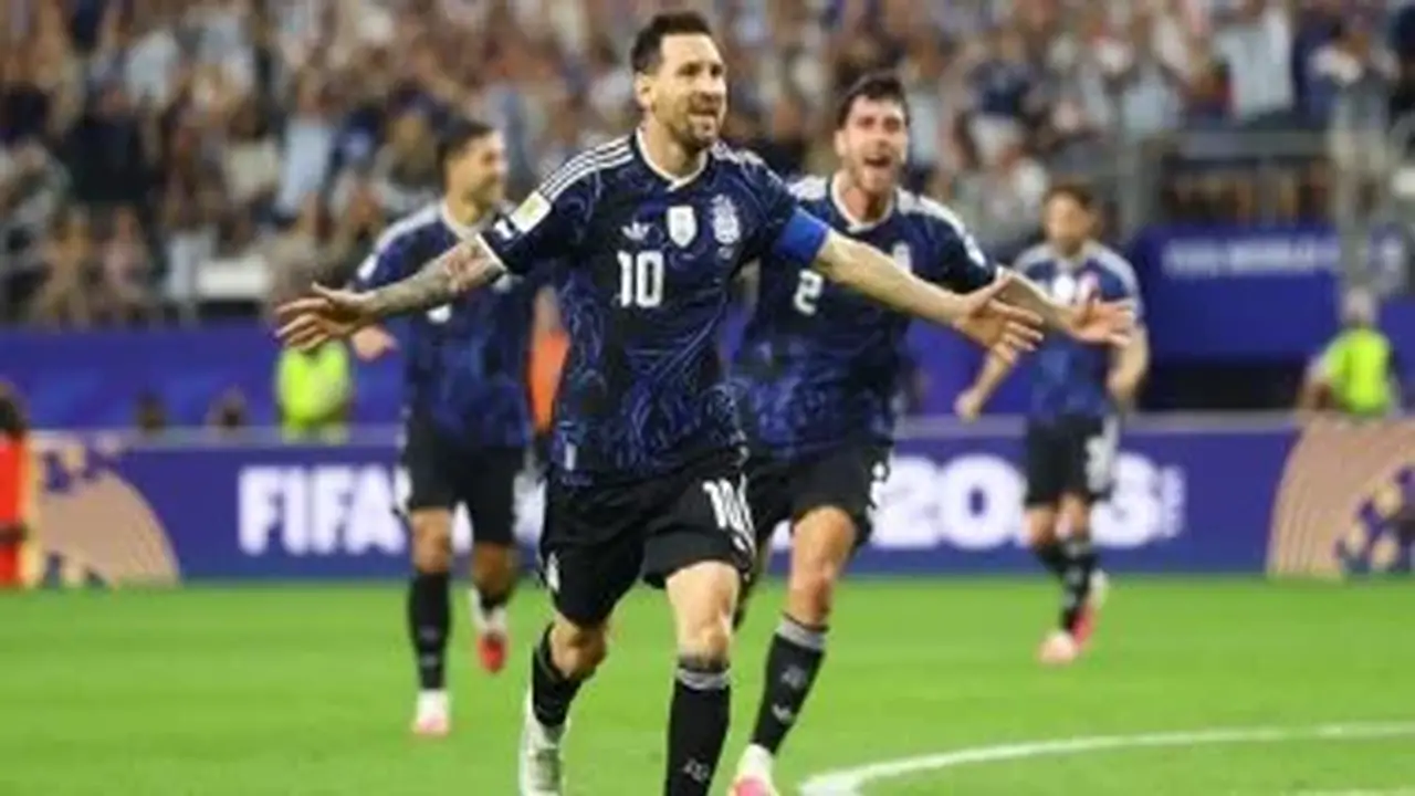 ألفاريز الأغلى بين راقصي التانجو بقيمة 100 مليون يورو.. وميسي الأكبر سناً