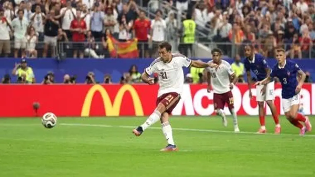 أويارزابال يتألق بأرقام مذهلة مع منتخب إسبانيا