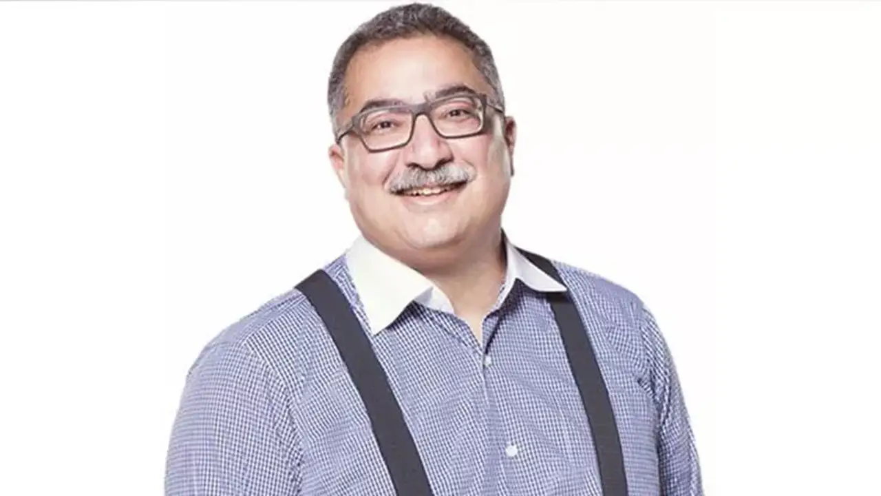 إبراهيم عيسى: حكومة مدبولي تفتقر إلى تأييد الطبقات الاجتماعية وتعتمد على الاقتراض المستمر