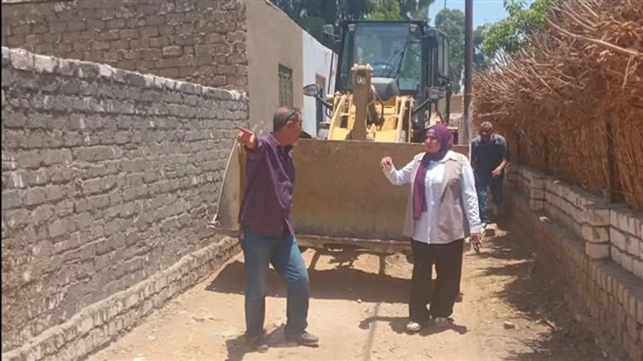 إزالة 3 حالات تعدٍ بالبناء خارج الحيز العمراني في الشعانية بقنا