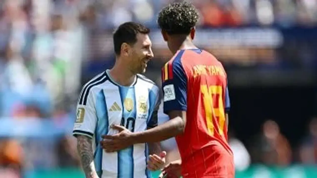 إسبانيا تتعادل مع الأرجنتين 0-0 في الشوط الإضافي الأول بنهائي كأس العالم