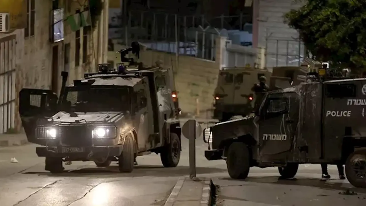 تزايد الاقتحامات الإسرائيلية: اعتقال عشرات الفلسطينيين في الضفة الغربية