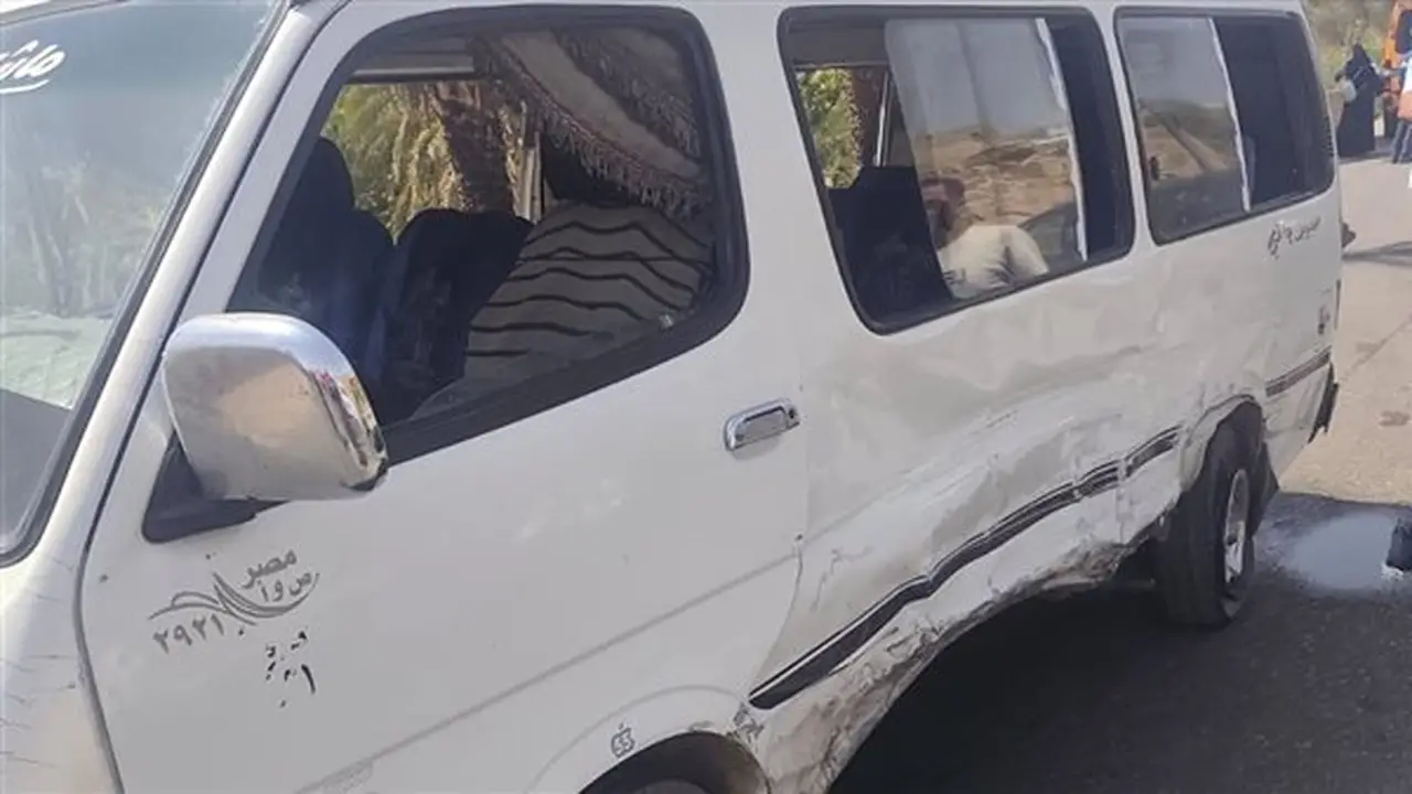 إصابة 4 أشخاص في تصادم مروع بالطريق الزراعي الشرقي بأسوان